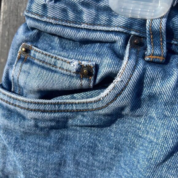 Vintage Bill Blass Jean cutoff shorts size 12 - Picture 2 of 6